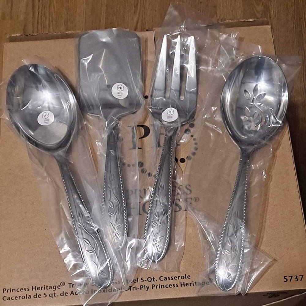 Seving silverware